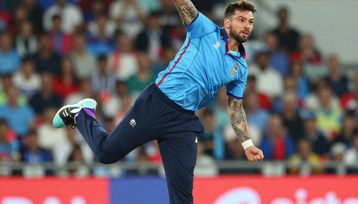 नईम हसन का स्पिन जादू और रोस्टन चेज का संघर्ष: 106 रन की बढ़त के पीछे छिपी बांग्लादेश की बल्लेबाजी की दरार